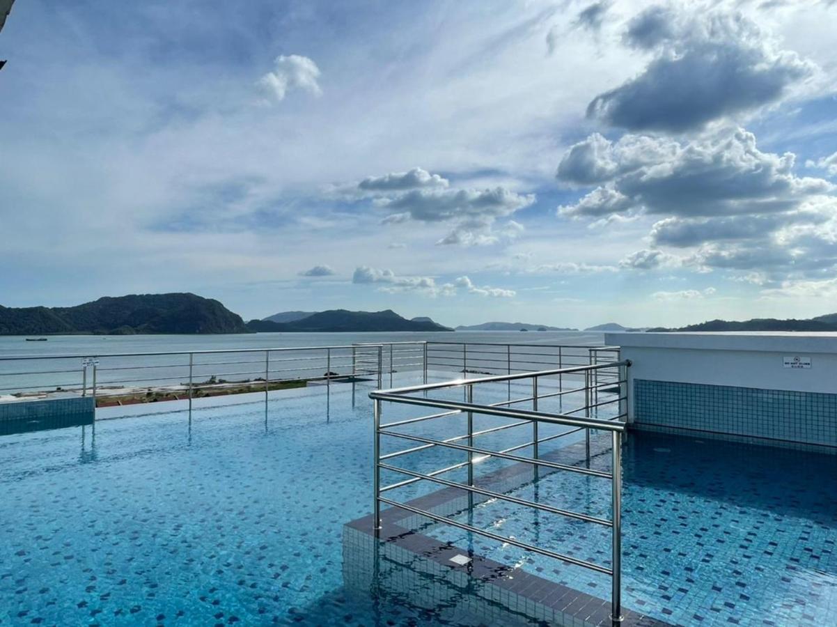 Simfoni Beliza Apartment With Roof Top Pool By Vintage Kuah Exterior foto